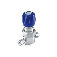 Регулятор AMFLO UHP AU21 Материал: Код SH (Body-SUS316L VAR,Poppet, Nozzle,Diaphragm,Gland- Hastelloy® C-22, Seat: PCTFE) ; Поверхность 0.13 um; 3х портовый с манометром, CV-0.09